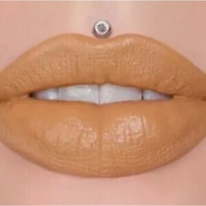 Jeffree Star GardeningHoe Velvet Trap Lipstick